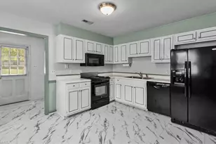 4704 Cabot Dr, Greensboro, NC 27407 - Photo 9