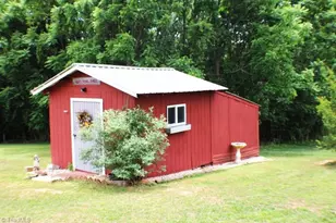 259 Chatham Rd, Mount Airy, NC 27030 - Photo 5