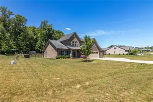 5009 Labella Ct, Kernersville, NC 27284 - Photo 3