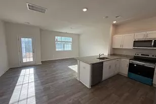 1323 Broholmer Ln, Greensboro, NC 27405 - Photo 3