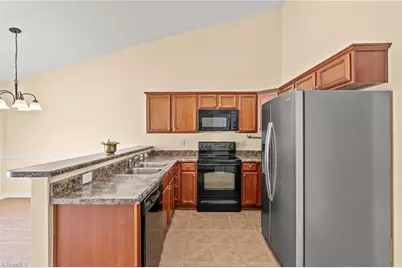 3925 Parkview Court, Winston-Salem, NC 27127 - Photo 7