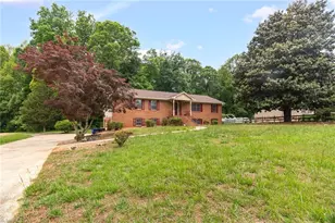 3326 Parrish Rd, Winston-Salem, NC 27105 - Photo 3