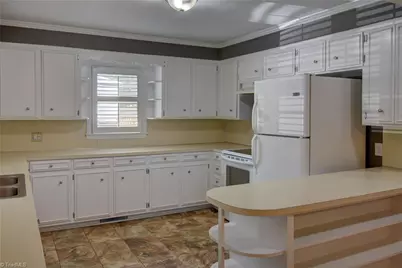 2012 Richardson Drive, Reidsville, NC 27320 - Photo 9