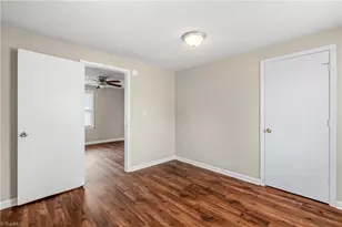 104 S Raleigh St, Greensboro, NC 27401 - Photo 11