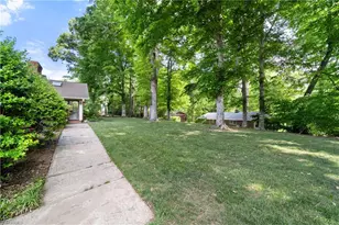 421 Flyntvalley Dr, Winston-Salem, NC 27104 - Photo 39