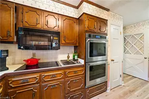 421 Flyntvalley Dr, Winston-Salem, NC 27104 - Photo 15