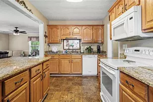 2203 Cypress St, Greensboro, NC 27405 - Photo 15