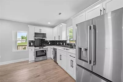 3936 Ogburn Avenue, Winston-Salem, NC 27105 - Photo 11