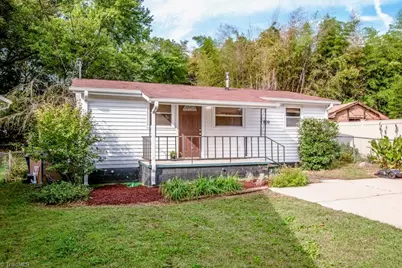 809 N Mulberry Street, Statesville, NC 28677 - Photo 1