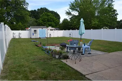 305 N 10th Avenue, Mayodan, NC 27027 - Photo 3