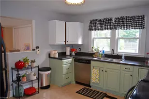305 N 10th Ave, Mayodan, NC 27027 - Photo 11