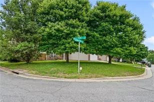 4408 Camden Ridge Dr, Greensboro, NC 27410 - Photo 35