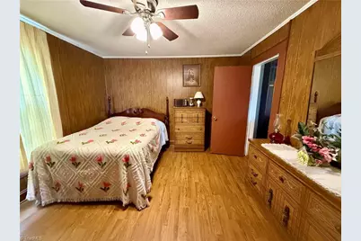 212 S 6th Avenue, Mayodan, NC 27027 - Photo 15