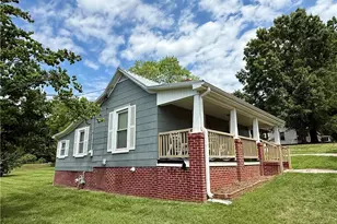 212 S 6th Ave, Mayodan, NC 27027 - Photo 3