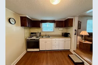 212 S 6th Avenue, Mayodan, NC 27027 - Photo 11