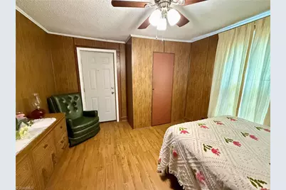 212 S 6th Avenue, Mayodan, NC 27027 - Photo 17