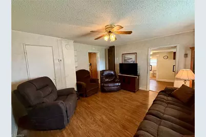 212 S 6th Avenue, Mayodan, NC 27027 - Photo 9
