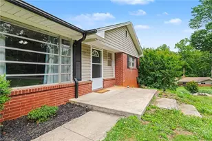 1263 Marlborough Ln, Winston-Salem, NC 27105 - Photo 3
