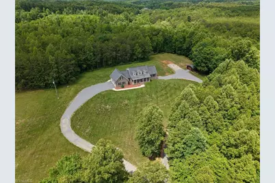 383 Simmons Road, Pilot Mountain, NC 27041 - Photo 3