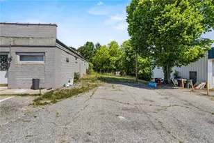 2029 E Market St, Greensboro, NC 27401 - Photo 3
