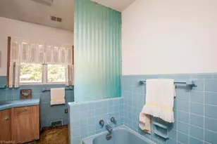 134 Maplewood Ave, Thomasville, NC 27360 - Photo 15