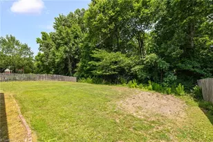 3925 Hickswood Forest Ct, High Point, NC 27265 - Photo 29