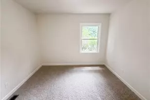 2403 Rowe St, Greensboro, NC 27407 - Photo 9