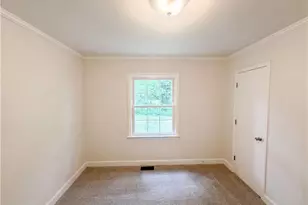 2403 Rowe St, Greensboro, NC 27407 - Photo 7