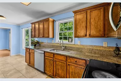 181 Stonehaven Court, Reidsville, NC 27320 - Photo 17