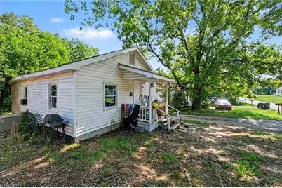 355 Foster Street, Burlington, NC 27217 - Photo 3