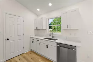 1210 Pearson St, Greensboro, NC 27406 - Photo 11