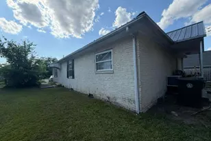 303 Aycock St, Thomasville, NC 27360 - Photo 9
