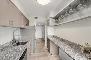 1101 N Elm St, Greensboro, NC 27401 - Photo 9