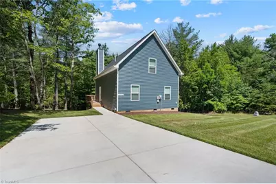 686 Sweetwater Road, Boomer, NC 28606 - Photo 21