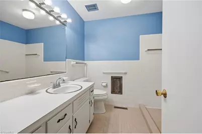 504 Sherwood Road, Reidsville, NC 27320 - Photo 13