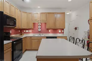 4711 Hanberry Dr, Greensboro, NC 27410 - Photo 23