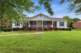 6905 Crandall Ct, Clemmons, NC 27012 - Photo 1