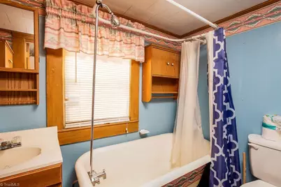 409 Wagstaff Street, Thomasville, NC 27360 - Photo 9