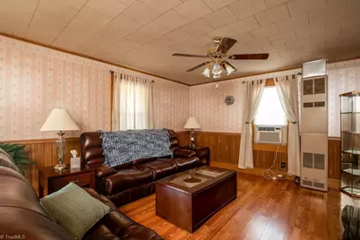 409 Wagstaff Street, Thomasville, NC 27360 - Photo 3