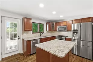 1920 Robinhood Rd, Winston-Salem, NC 27104 - Photo 9