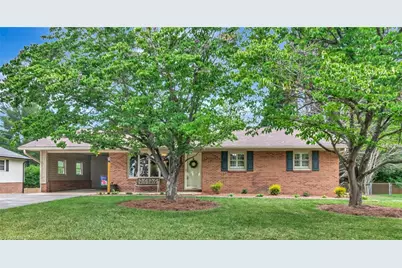 201 Oakwoods Lane, Wilkesboro, NC 28697 - Photo 3
