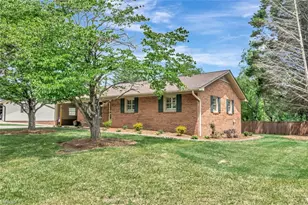 201 Oakwoods Ln, Wilkesboro, NC 28697 - Photo 3