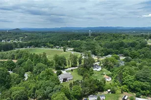 201 Oakwoods Ln, Wilkesboro, NC 28697 - Photo 47