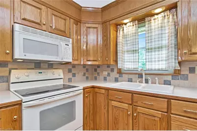 201 Oakwoods Lane, Wilkesboro, NC 28697 - Photo 17