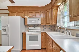 201 Oakwoods Ln, Wilkesboro, NC 28697 - Photo 15