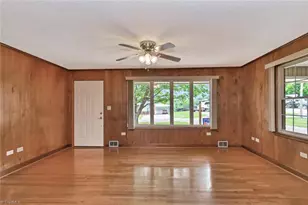 201 Oakwoods Ln, Wilkesboro, NC 28697 - Photo 9