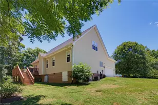 364 Morning Side Dr, Winston-Salem, NC 27107 - Photo 7