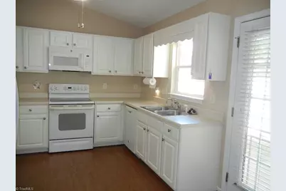 908 Chesapeake Lane, Archdale, NC 27263 - Photo 7