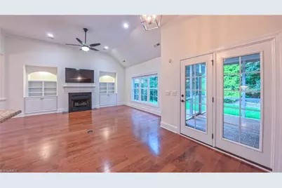 5567 Foxgate Circle, Winston-Salem, NC 27106 - Photo 17