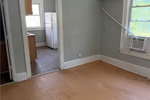 202 W Holt St, Burlington, NC 27217 - Photo 17